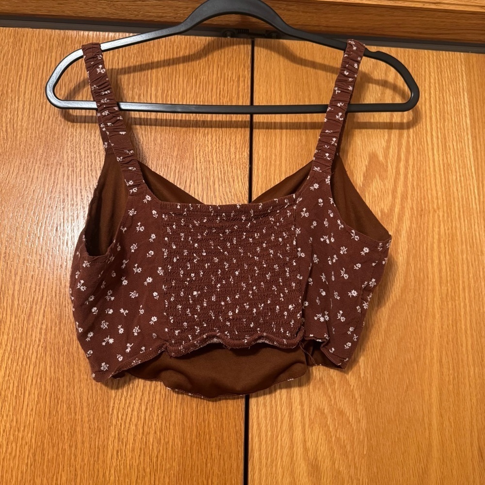 Kendall & Kylie Floral Red/Brown Crop Top - Picture 3 of 5
